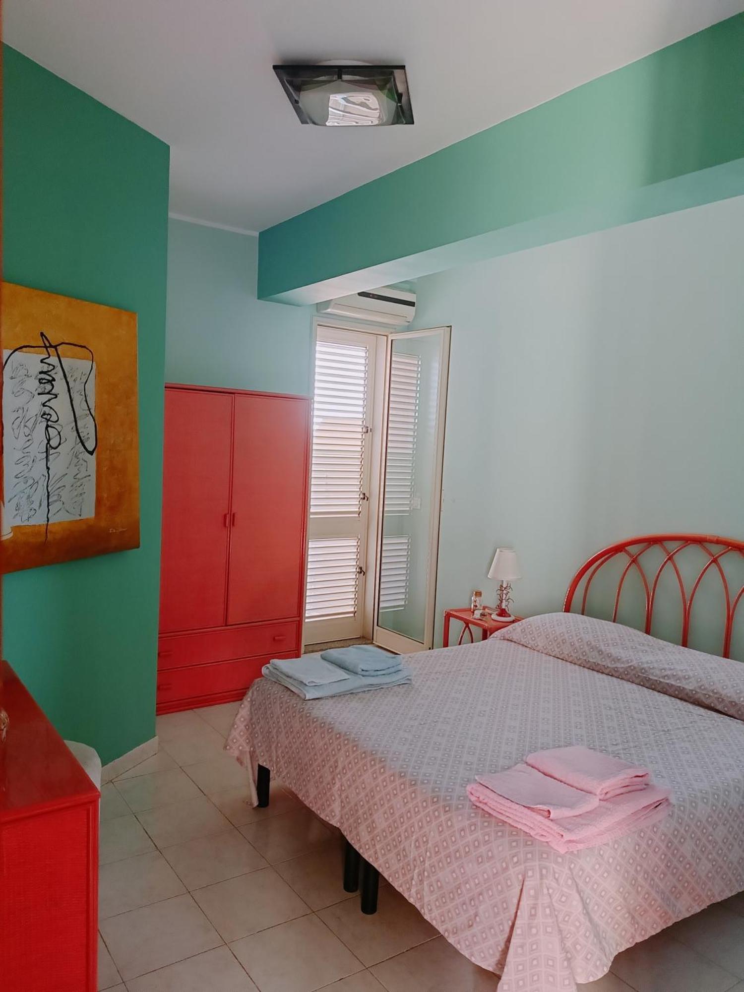 Mirone Apartment Fronte Mare Beachfront House Roccalumera Exterior photo
